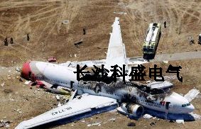 網(wǎng)友震驚：飛機也會遭雷擊么？氣象專家出來說話了